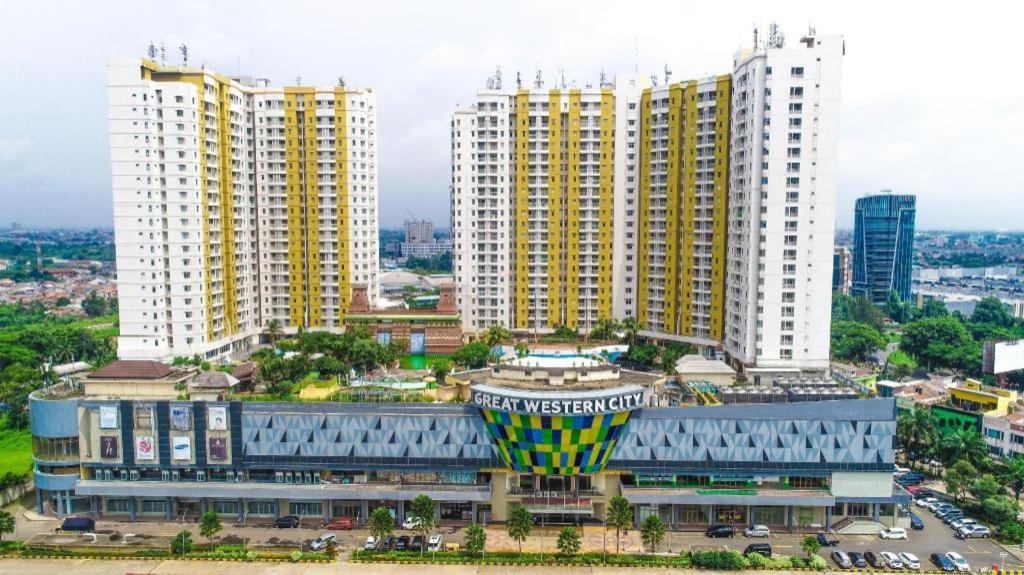Great Western Hotel & Resort Serpong - Tangerang Exterior foto